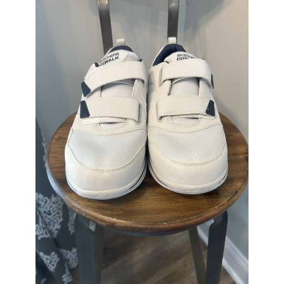 Athletic_Shoes